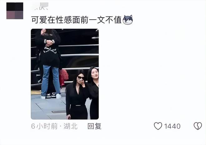 王思聪与女友懒懒香港街头撒糖网友：可爱在性感面前一文不值