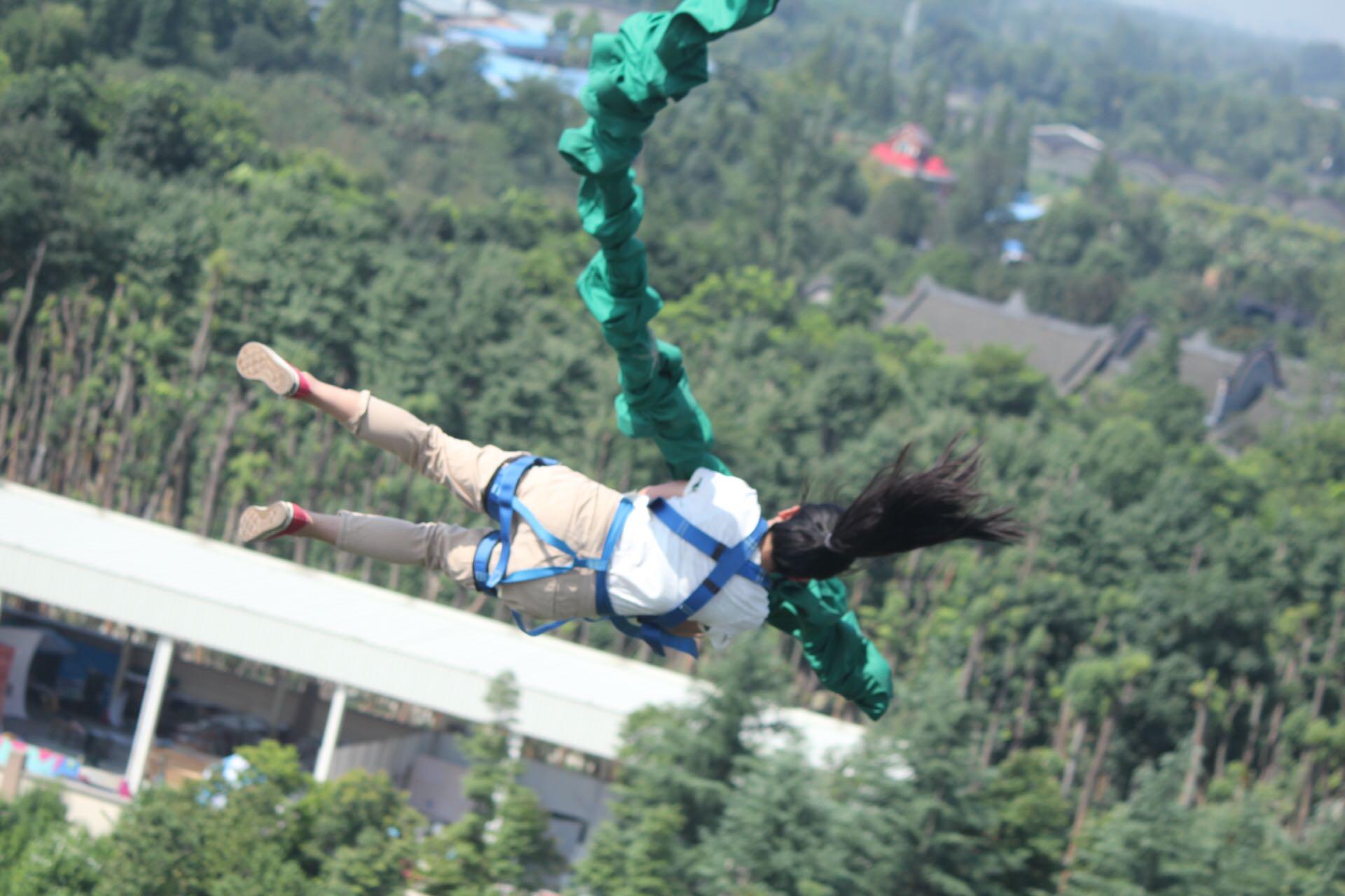 低空经济新场景第二届村飞赛安吉天子湖机场站圆满完成(图1)